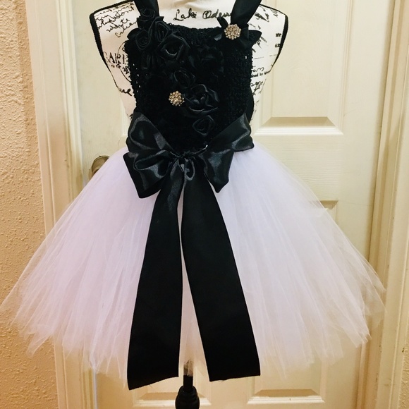 SWAN PRINCESS - couture flower girl tutu dress - Picture 6 of 8